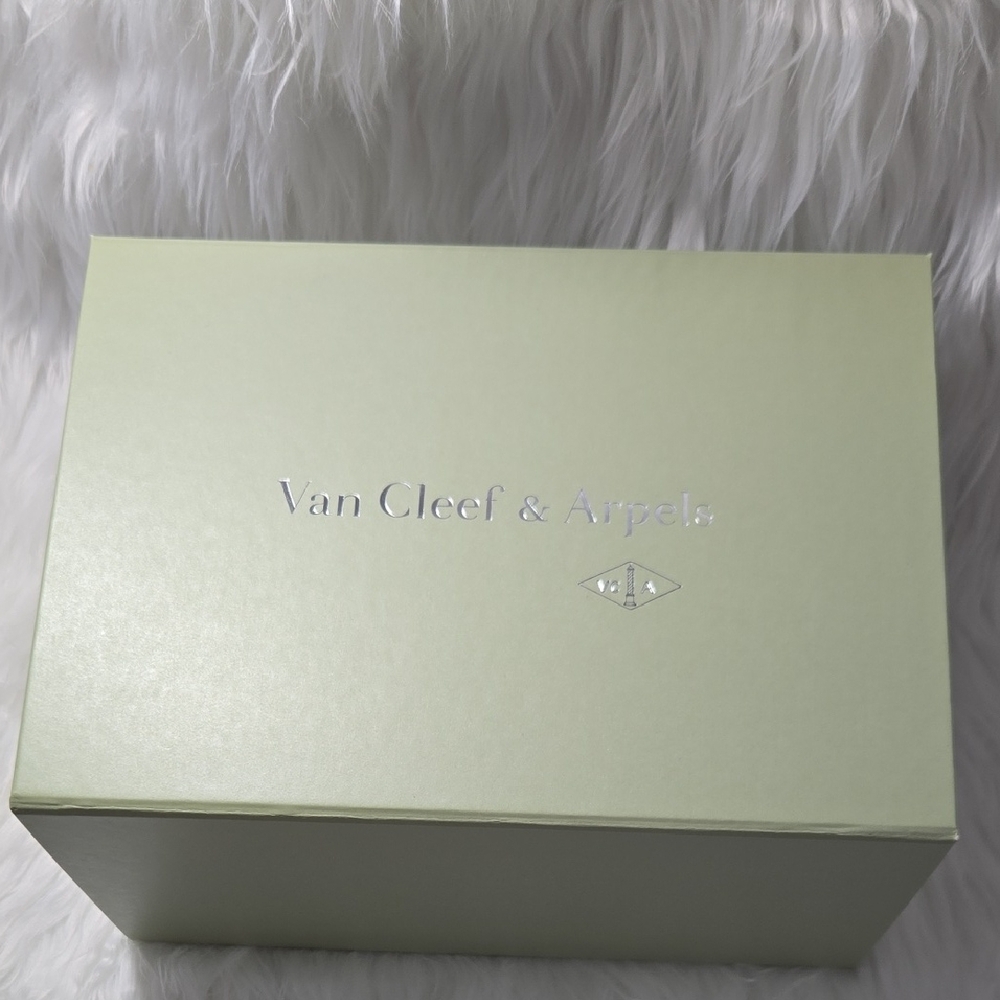 Van Cleef & Arpels Box Whole Set